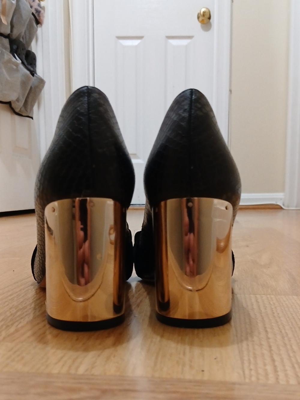 Tory Burch Jessa Horse Bit/Chain Link Block Heel Pumps Size 9.5 Women - Picture 5 of 16